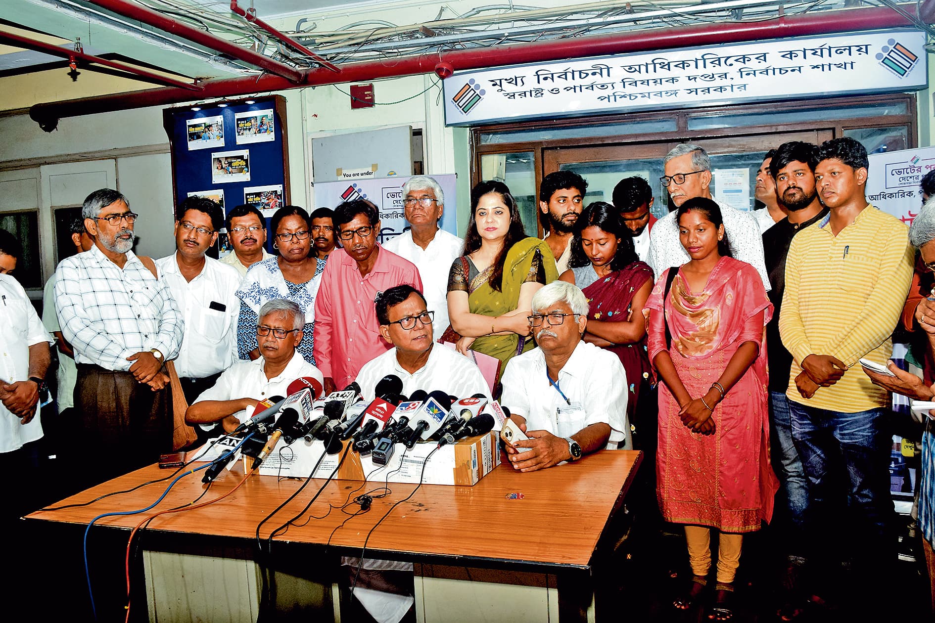 सीइओ से मिले माकपा नेता, कहा- निष्पक्ष हो मतगणना