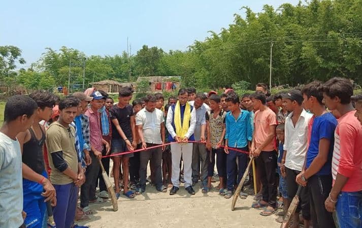 चौघारा में सात दिवसीय क्रिकेट टूर्नामेंट का हुआ शुभारंभ