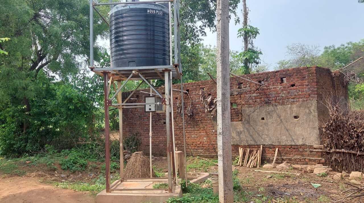 झिलीडाबर में सोलर संचालित जल मीनार से जलापूर्ति बाधित, ग्रामीण परेशान