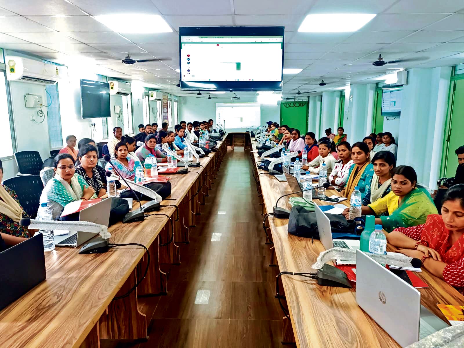 सभी हेल्थ एंड वेलनेस सेंटरों पर पर्याप्त मात्रा में उपलब्ध हों दवाइयां