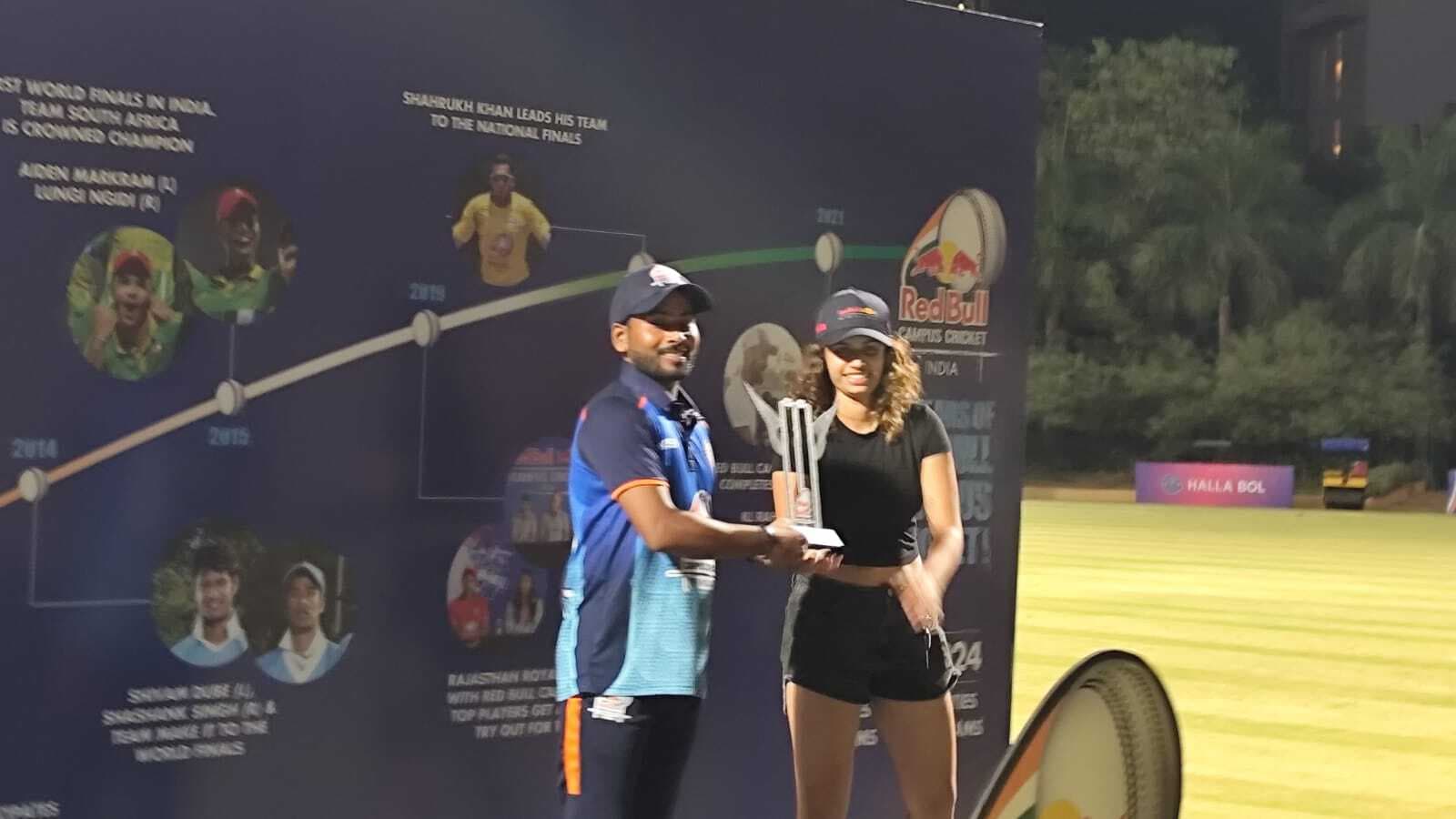 अजय सोनू टी बने बेस्ट बॉलर