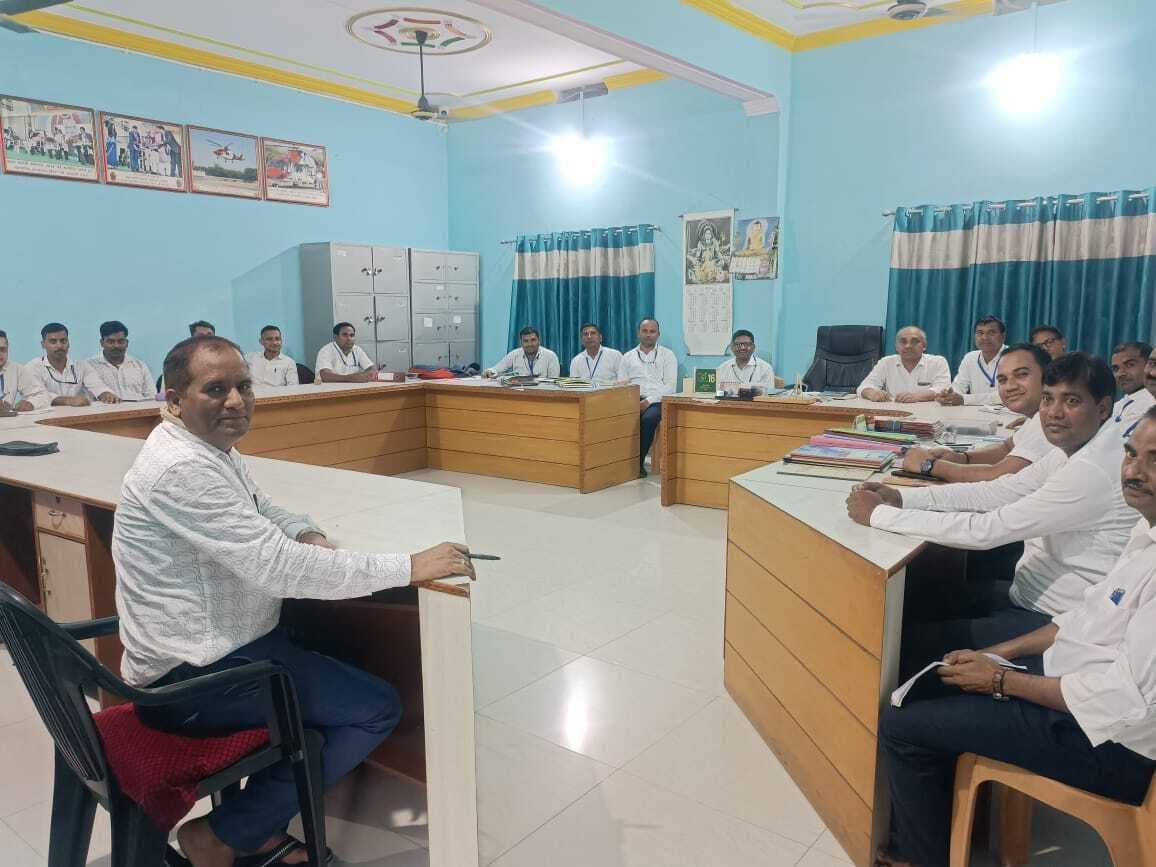 मॉर्डन शैक्षणिक समूह में कोर्स डीएलएड का प्रवेश पत्र वितरण आज