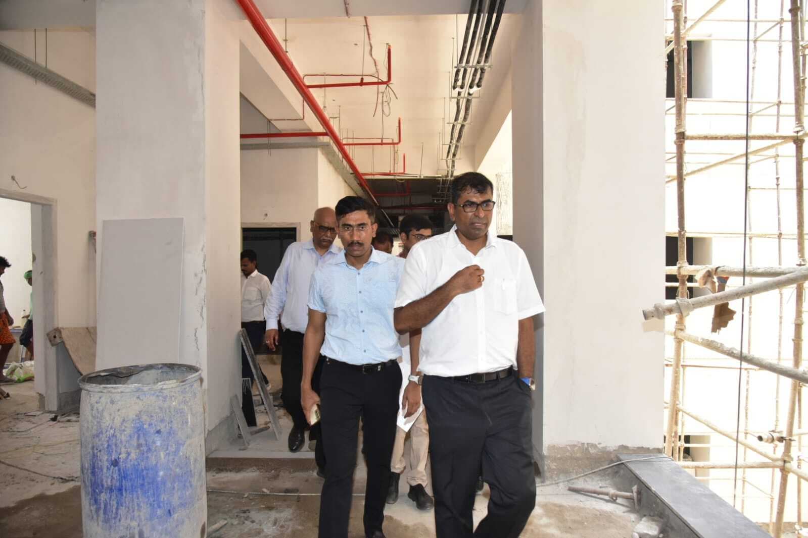 Patna : आयुक्त ने कलेक्ट्रेट भवन के निर्माण कार्यों का जायजा लिया, कहा-बचे हुए काम तेजी से पूरा करें