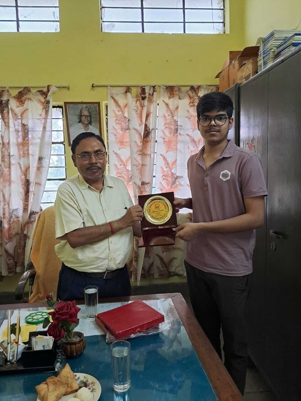 बीएनएस डीएवी के छात्रों ने नीट में लहराया परचम