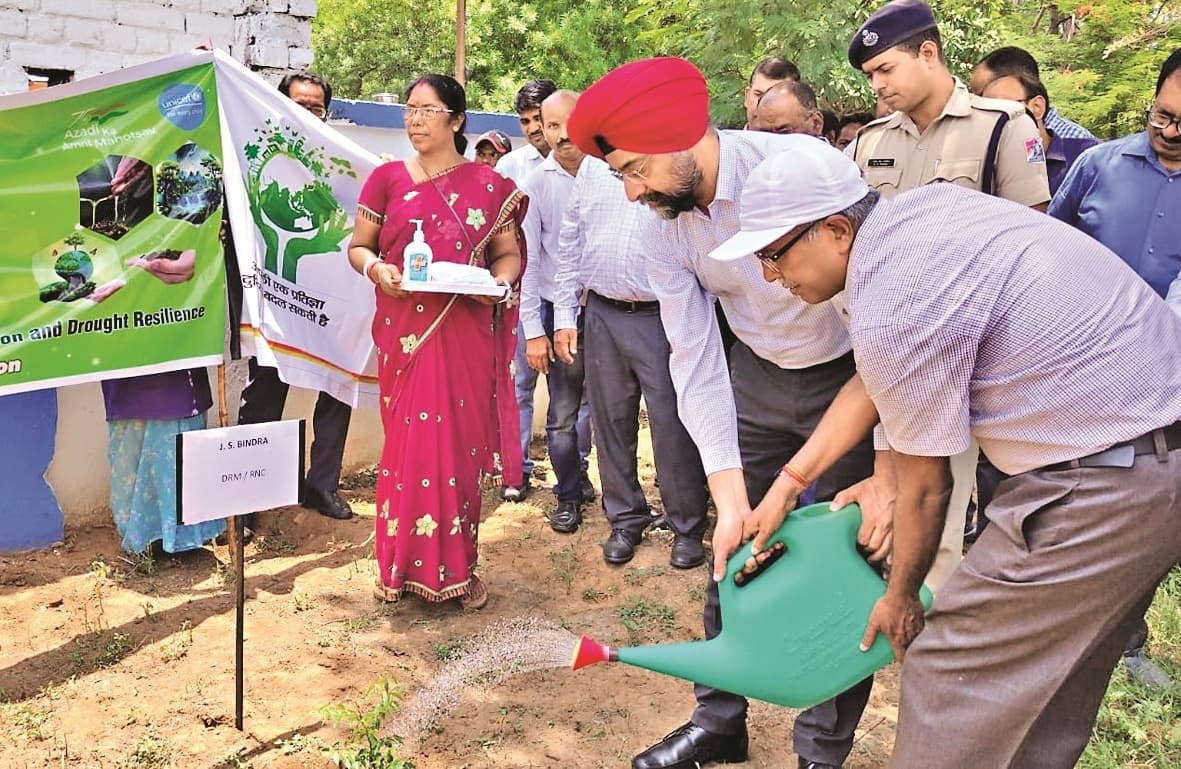 राजधानी के विभिन्न संस्थानों ने पर्यावरण सुरक्षा की ली शपथ