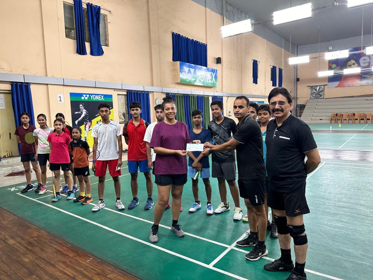 एनटीपीसी ने बैडमिंटन एसोसिएशन को 2.70 लाख रुपये दिया