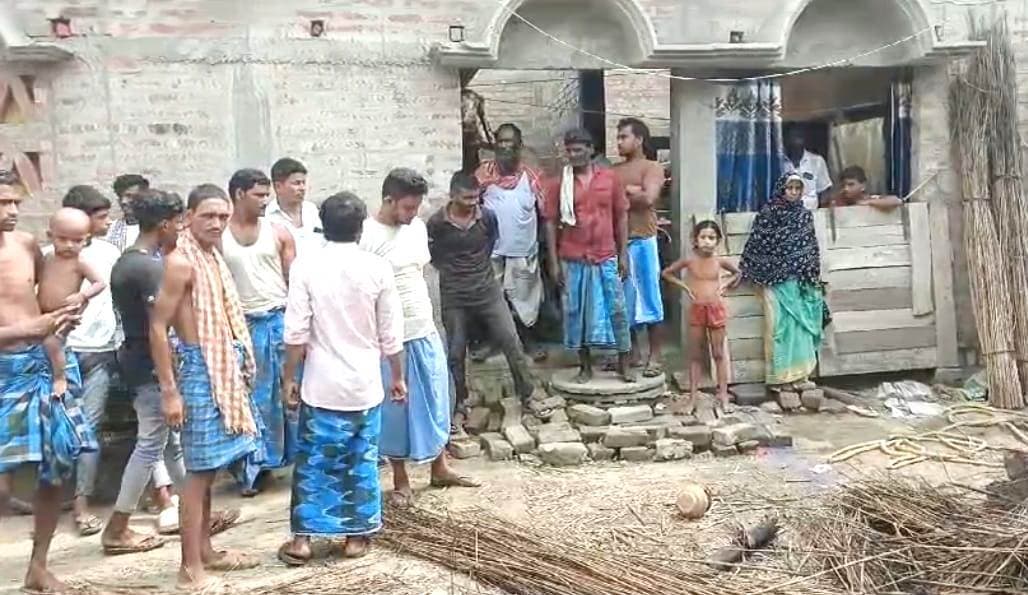 विजयी जुलूस के दौरान टीएमसी समर्थकों ने कांग्रेस समर्थकों के घर पर फेंका बम, दो गिरफ्तार