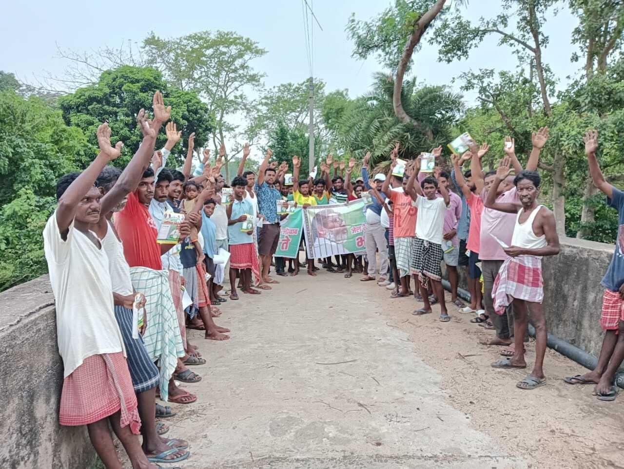 झामुमो कार्यकर्ताओं ने नलिन की जीत पर जतायी खुशी