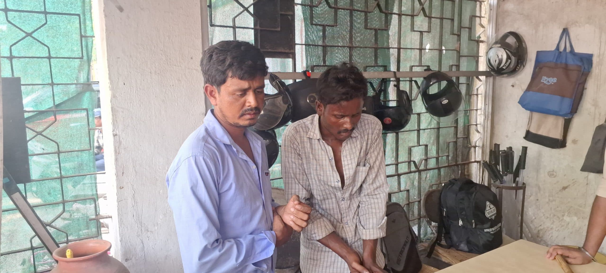 एमजीएम अस्पताल के पार्किंग से बाइक चोरी के संदेह में दो पकड़ाये