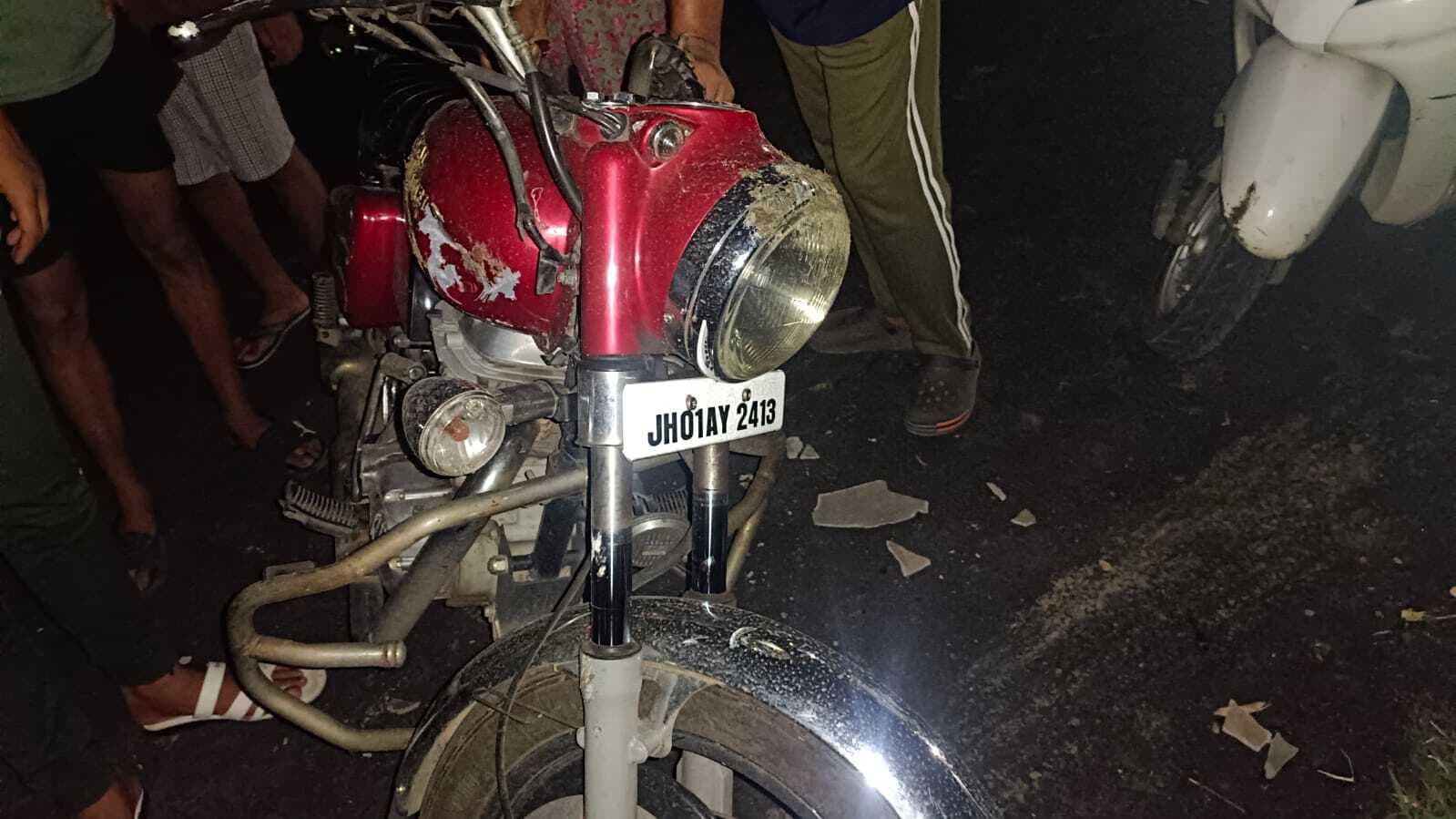 कदमा : नशे की हालत में युवक ने मचाया उत्पात, विरोध के बाद बुलेट छोड़ भागा