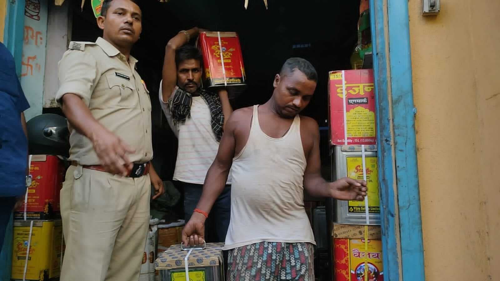 30 लाख का मिलावटी खाद्य तेल जब्त, तीन हिरासत में