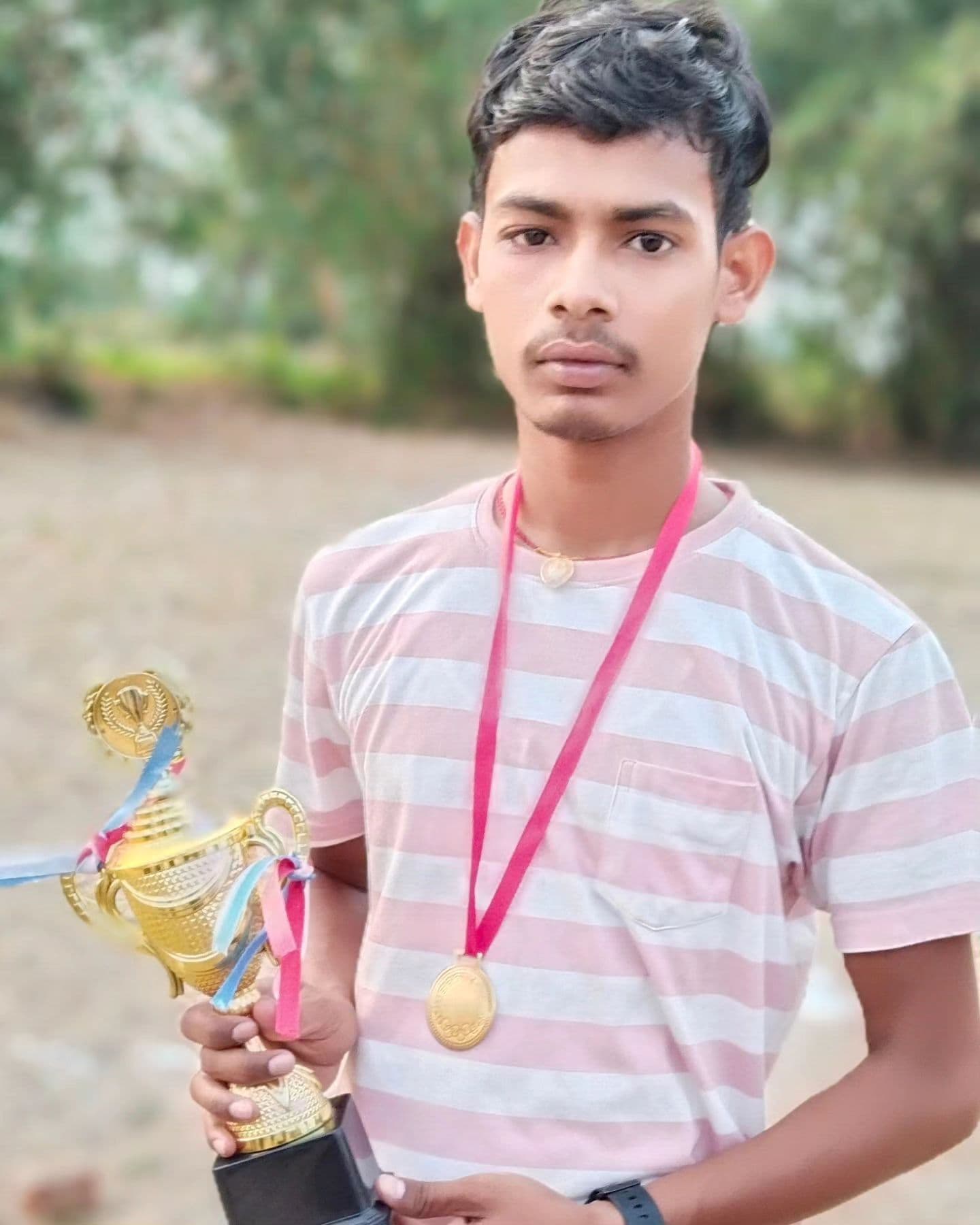 पिस्टल चलाना सीख रहे युवक को लगी गोली, गयी जान