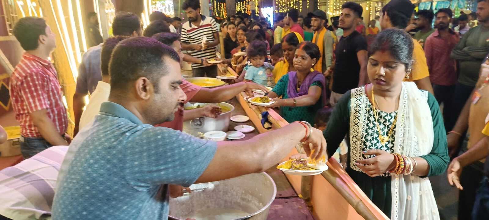 काली मंदिर की स्वर्ण जयंती महोत्सव पर भंडारा का आयोजन