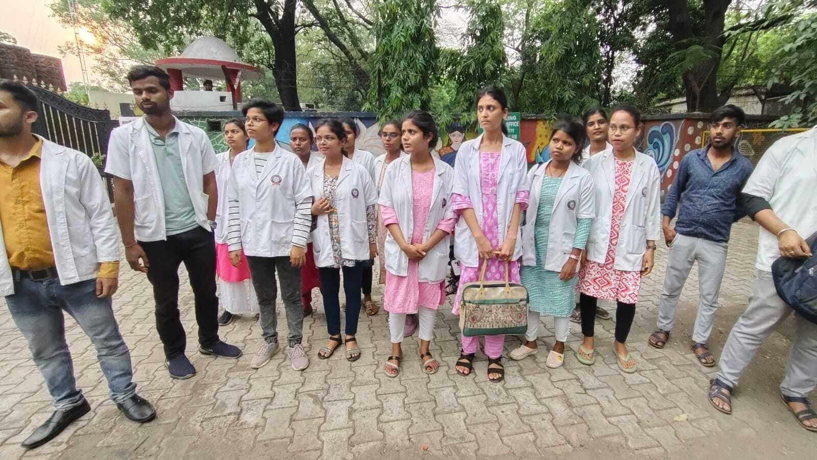 पारा मेडिकल कर्मियों को नहीं मिल रहा इंटर्नशिप का मानदेय