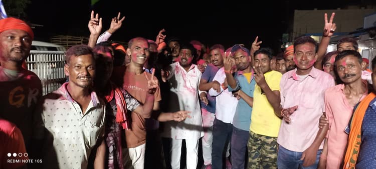 चंद्रप्रकाश की जीत पर महुदा में निकला विजय जुलूस