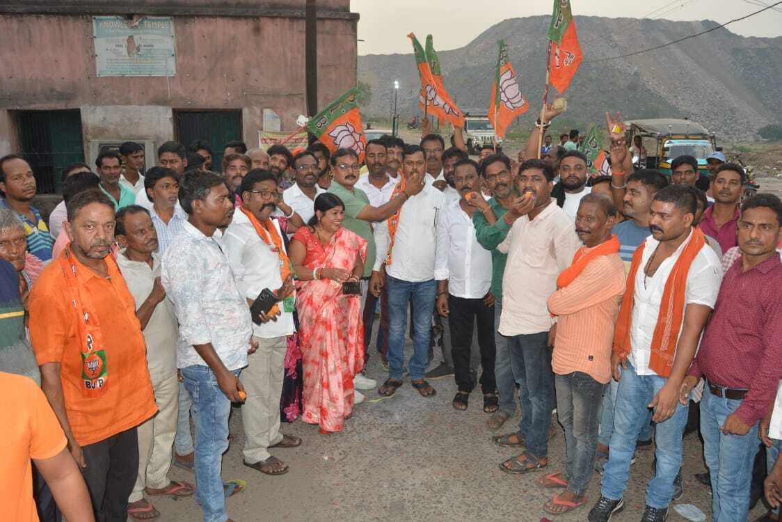 ढुलू महतो की जीत पर लोदना में निकला विजय जुलूस