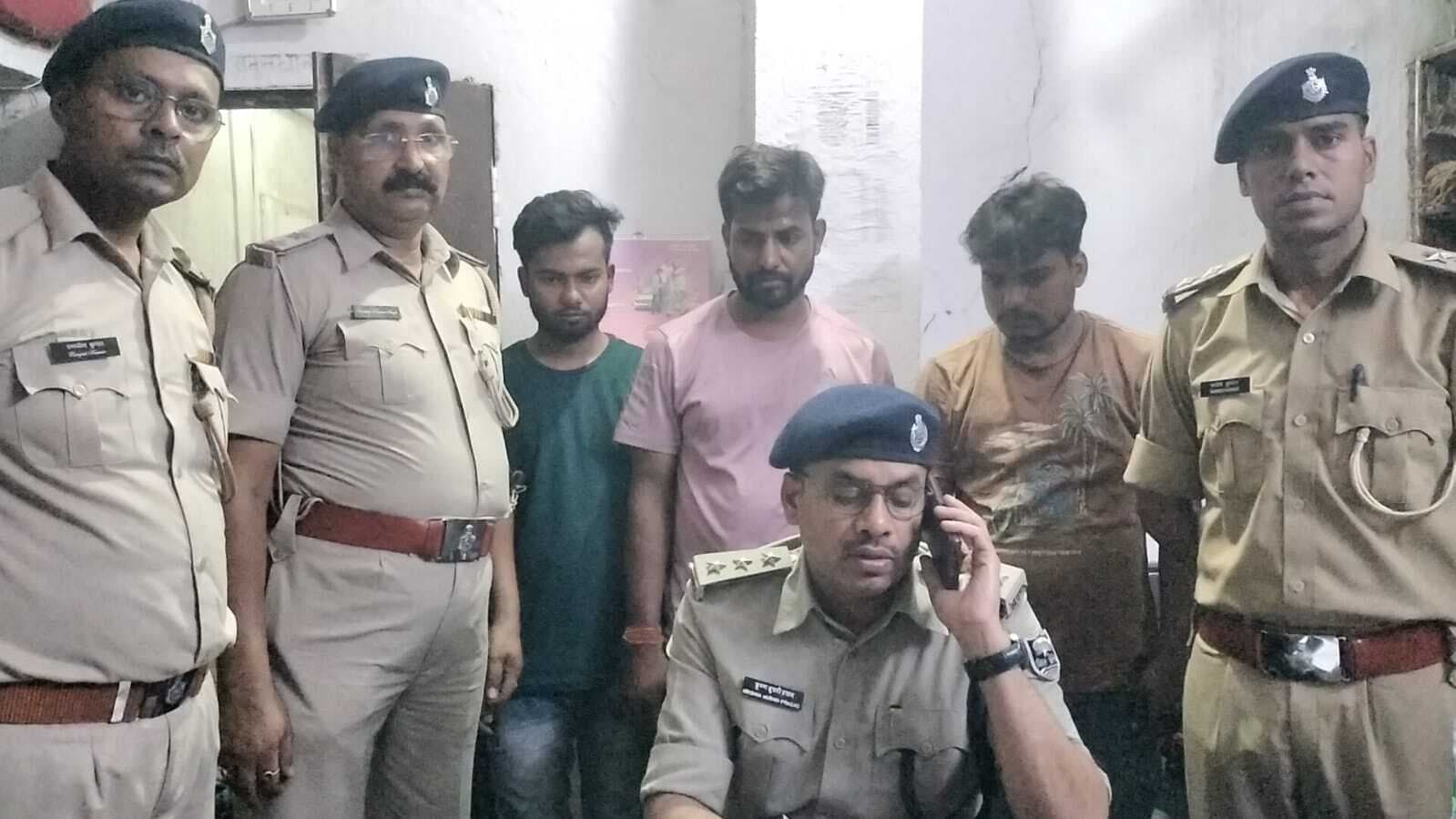 Patna : एटीएम में सेलोटेप लगा पैसे उड़ाने वाला गिरोह धराया