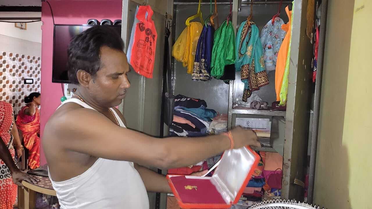 मानगो : छत के सहारे तीन घरों में घुसे चोर, नकदी, गहने व मोबाइल लेकर हुए फरार