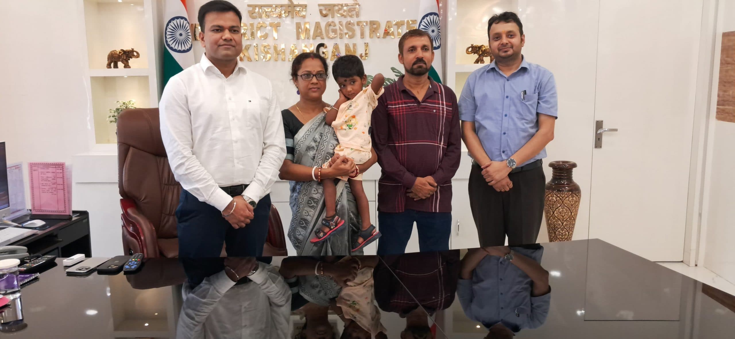 दत्तक ग्रहण संस्थान में पल रही दो बच्चियों को मिली ममता की छांव