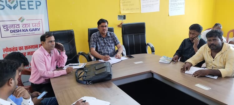 अबुआ आवास के लाभुकों के कागजात पोर्टल पर करें अपलोड : बीडीओ