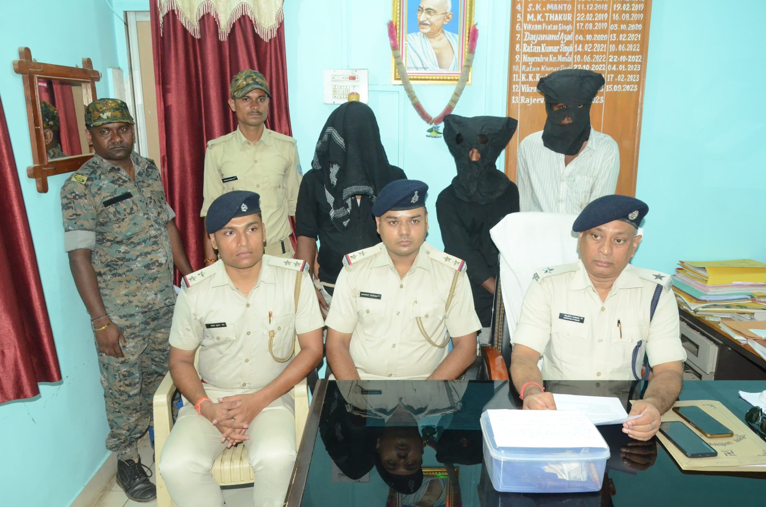 लूटकांड का 24 घंटे में खुलासा, तीन आरोपित गिरफ्तार