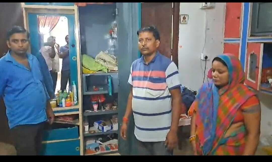 कपड़ा व्यापारी के घर डकैती, 12 लाख नगद सहित 25 लाख से अधिक की लूट