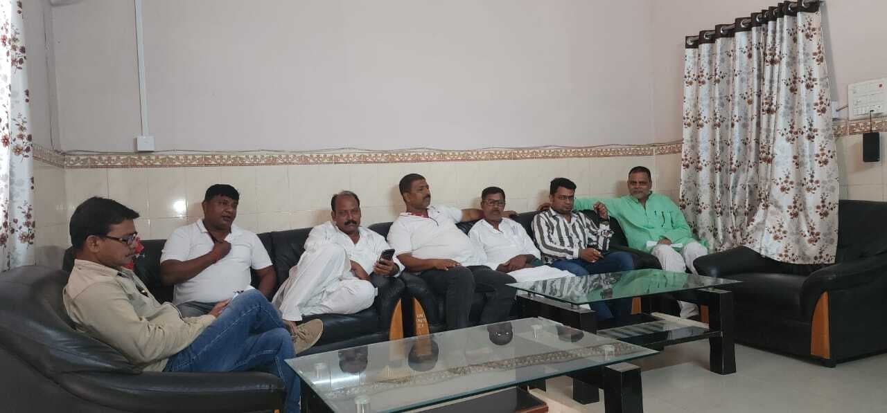 आठ को बैठक के विरोध में एकजुट हुए पार्षद