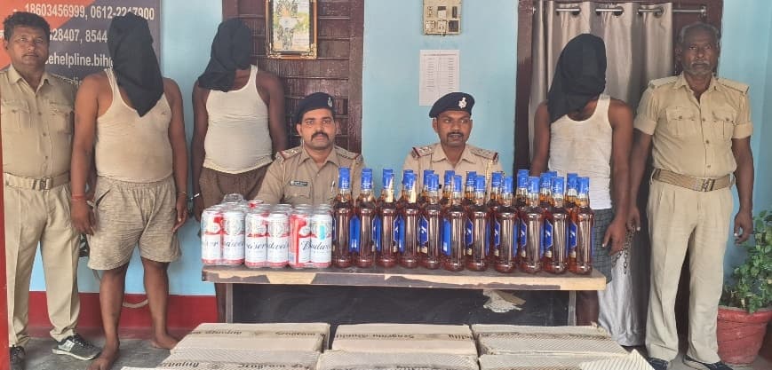 351 लीटर विदेशी शराब व 33 लीटर बियर के साथ तीन तस्कर गिरफ्तार