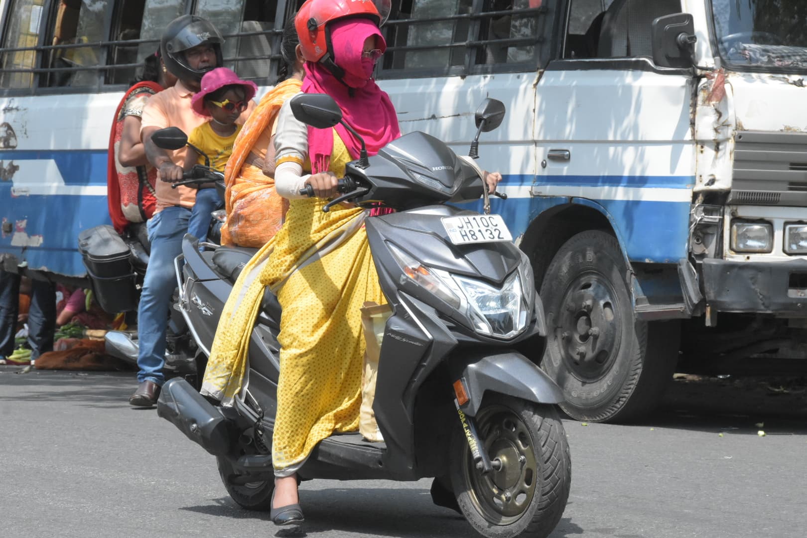 42 डिग्री रहा तापमान, गर्म हवाओं ने किया परेशान