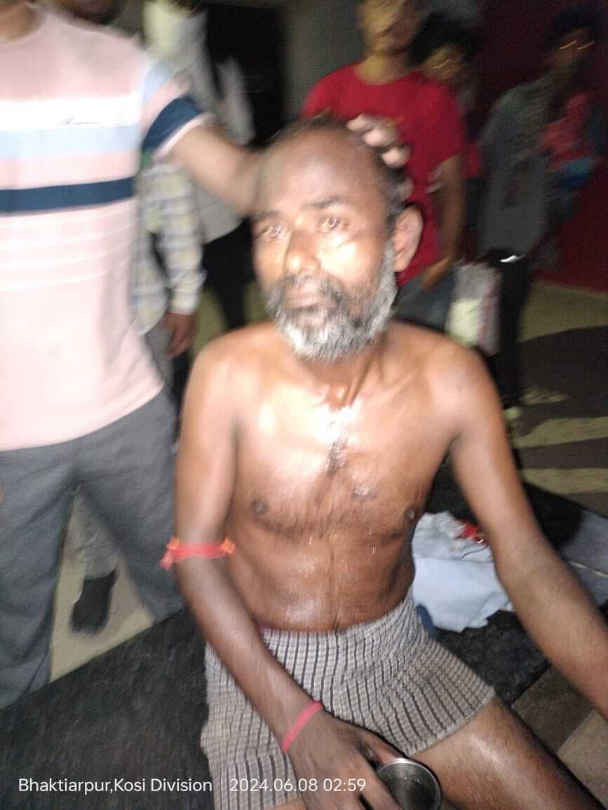 छिनतई करते पकड़ा गया उच्चका, लोगों ने की जमकर धुनाई