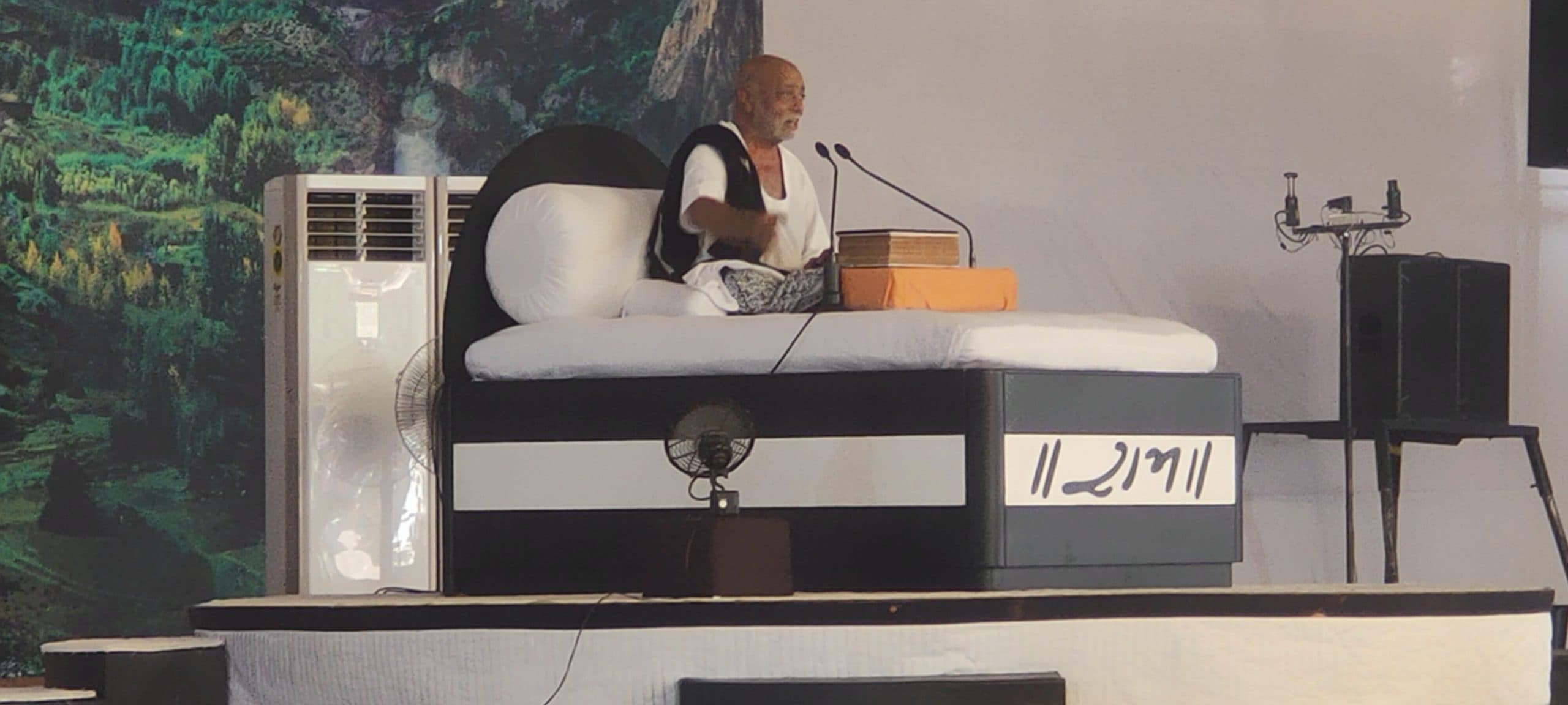 जिसके नाम से विश्व का भरण पोषण हो वो राम हैं: मोरारी बापू