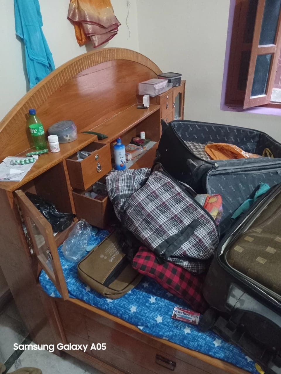 महिला को बंधक बना 15 लाख की संपत्ति ले गये चोर