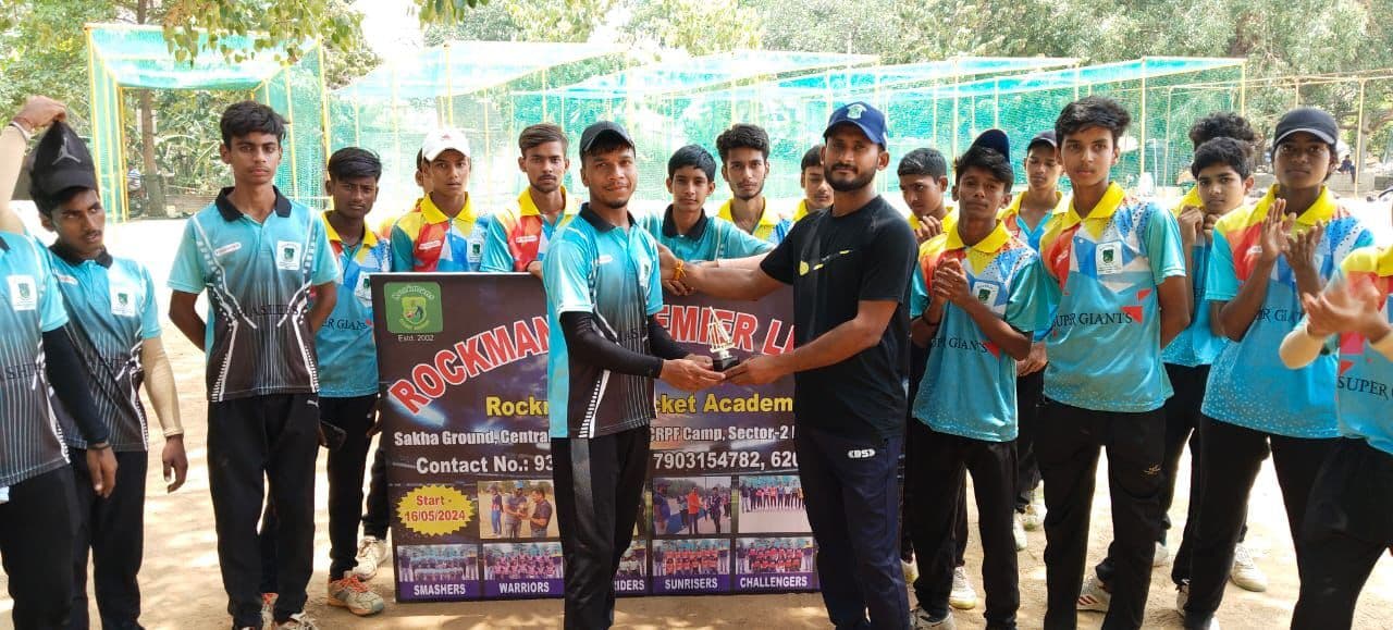 रॉकमैंस प्रीमियर लीग: स्मैशर्स और सनराइजर्स जीते