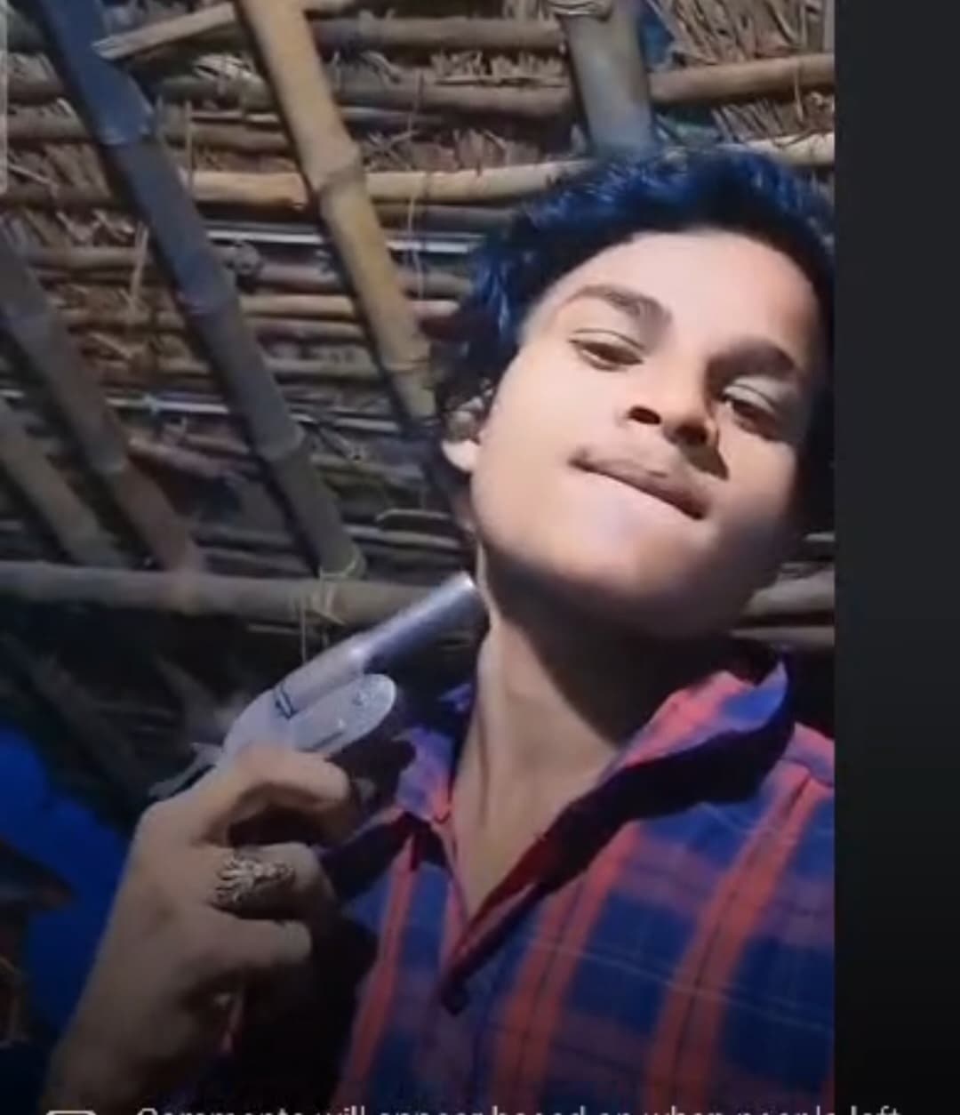 सोशल मीडिया पर पिस्टल के साथ वायरल हो रहा युवक का वीडियो