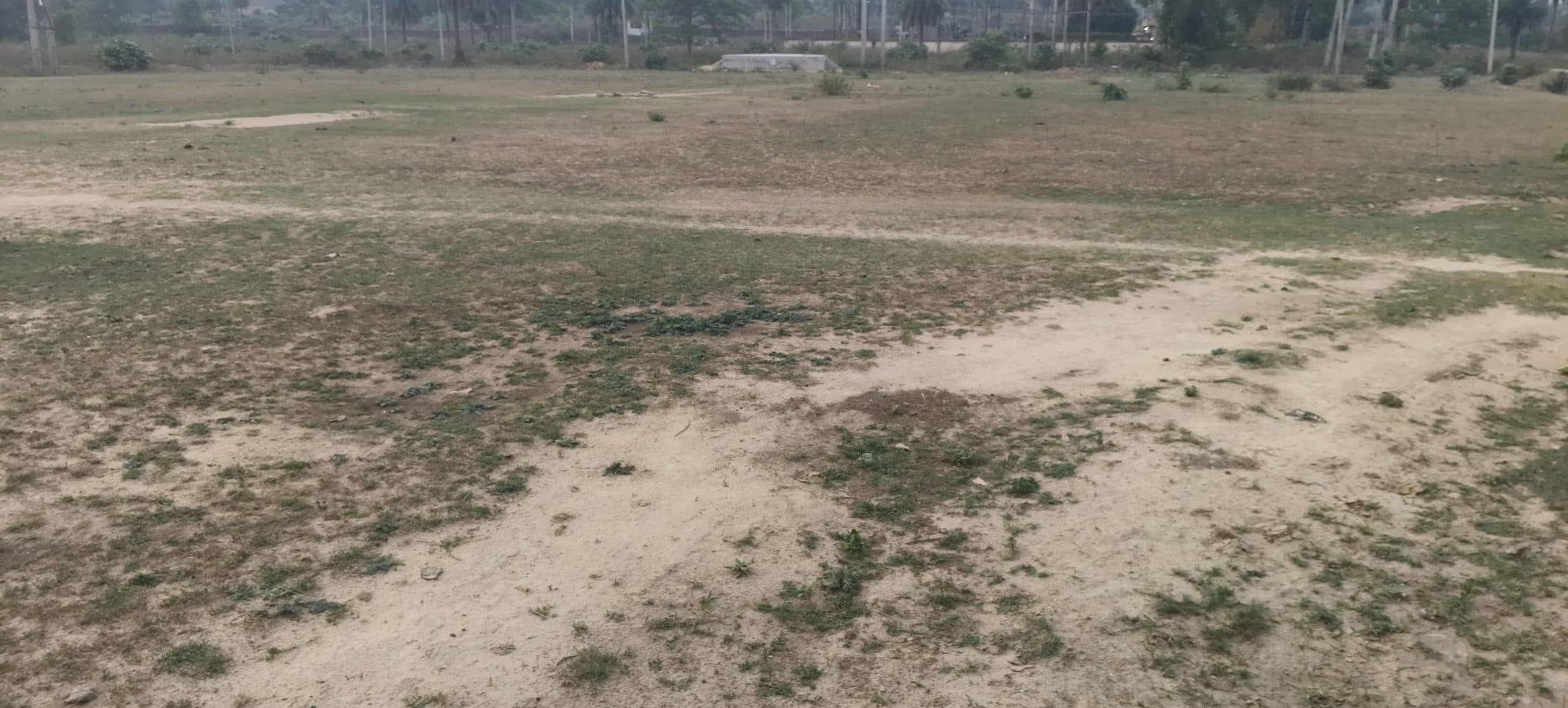 पदमा में खेल का मैदान नहीं होने से अभ्यास में पीछे रह जा रहे खिलाड़ी