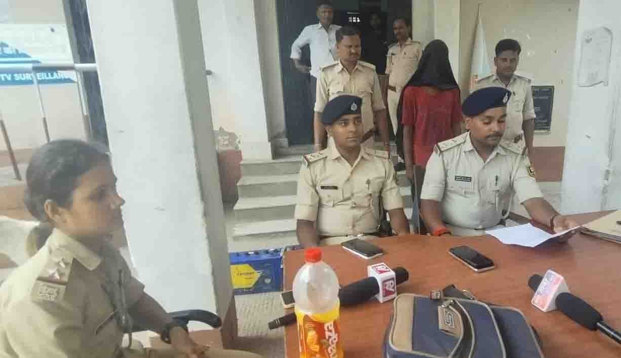 चोरी के टोटो व पांच बैट्री के साथ आरोपित गिरफ्तार