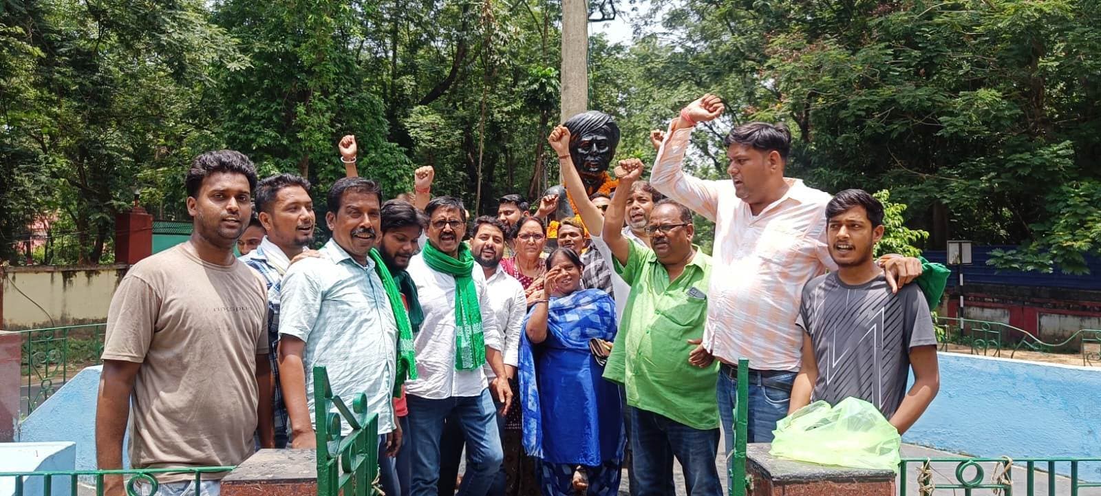 धरती आबा बिरसा मुंडा की पुण्यतिथि पर समारोह, दी गयी श्रद्धांजलि