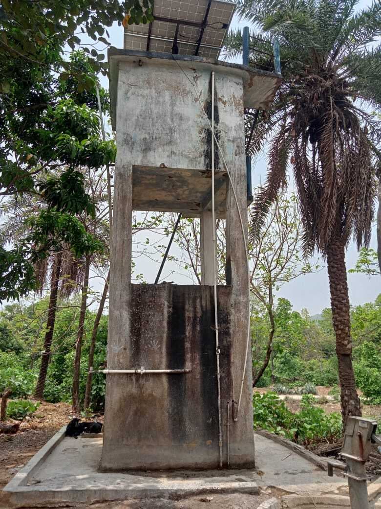 काठीकुंड प्रखंड में पानी के लिए परेशानी से जूझ रहे लोग