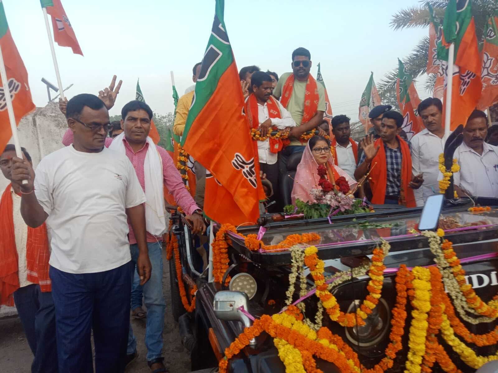 ढुलू महतो की जीत पर निकला विजय जुलूस