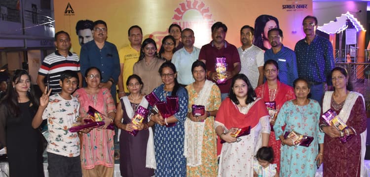 बैलून फोड़ो गेम में कविता व उत्सव, कॉइन बैलेंसिंग गेम में अजीत रहे अव्वल