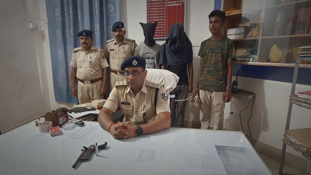 हत्या मामले में दो अभियुक्त गिरफ्तार