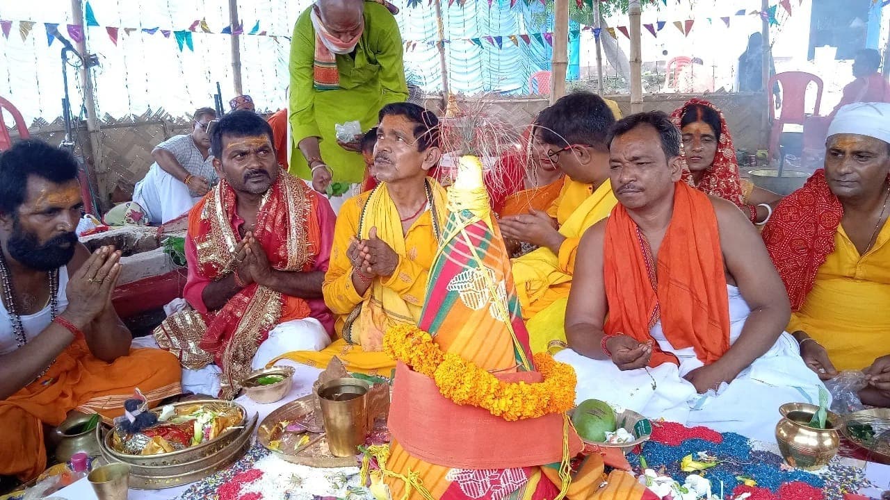 श्रीमद्भागवत कथा ज्ञान यज्ञ में उमड़ी श्रद्धालुओं की भीड़