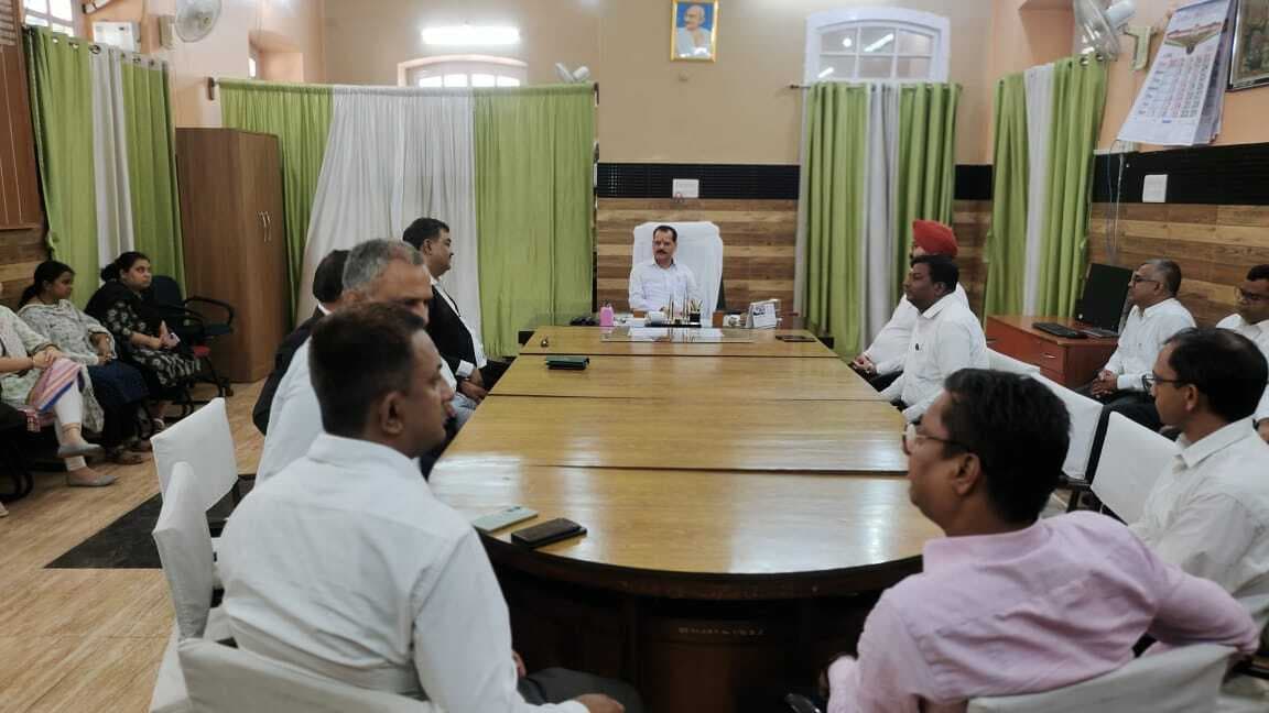 विशेष लोक अदालत के बारे में आमजन तक पहुंचाएं संदेश: तिवारी