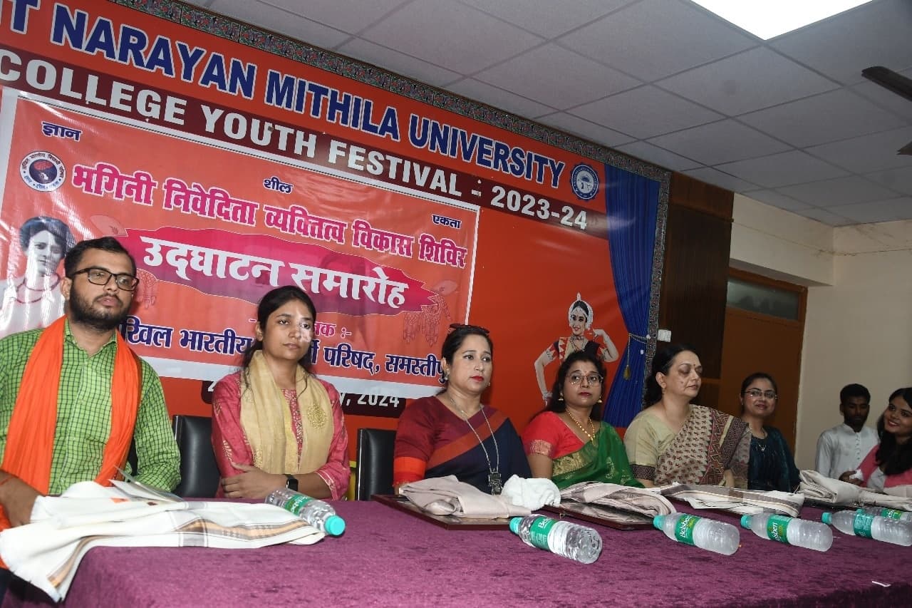 छात्राओं की क्षमता को मंच प्रदान करने की है आवश्यकता