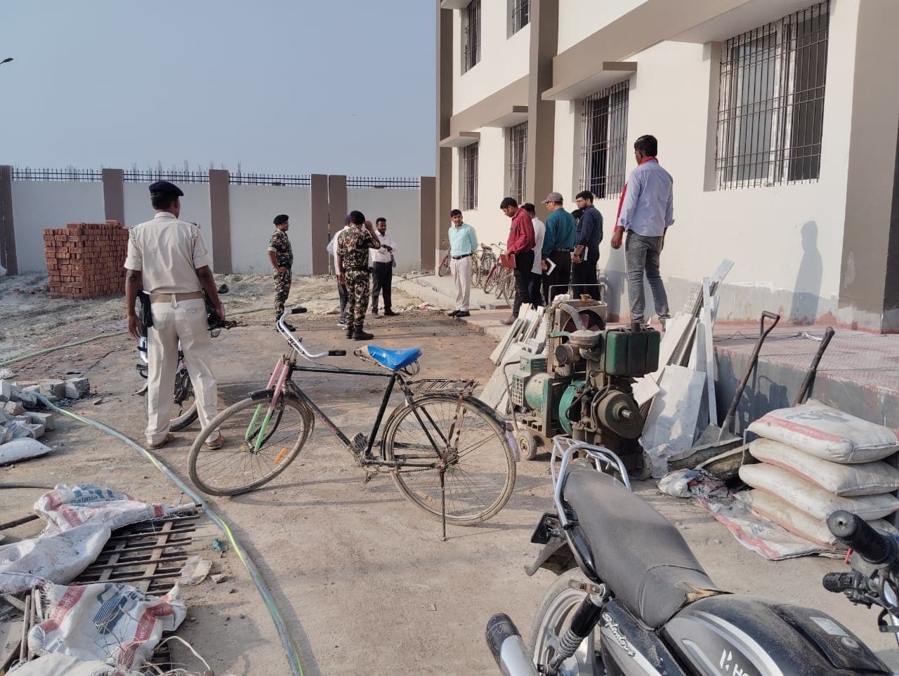 डीएम ने किया ईआरडीसी के निर्माणाधीन भवन का निरीक्षण