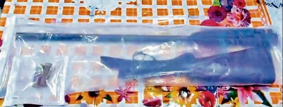 आरोपियों से पूछताछ के बाद आग्नेयास्त्र बरामद किये गये