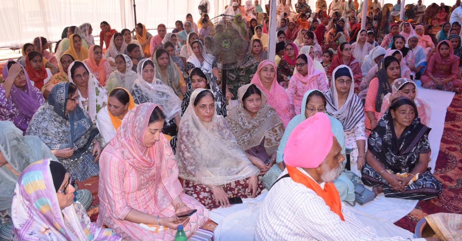 सबद गायन से निहाल हुई संगत