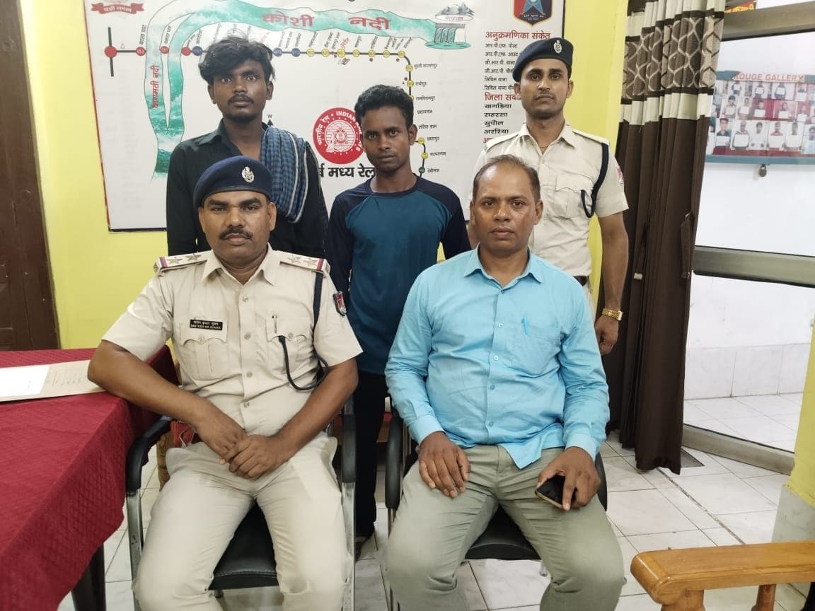 कोपरिया में खड़ी माल ट्रेन से गेहूं चोरी मामले में दो और गिरफ्तार