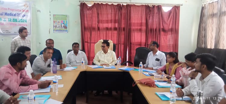 नये कुष्ठ रोगी खोज के लिए चिकित्सकों को दिया गया प्रशिक्षण