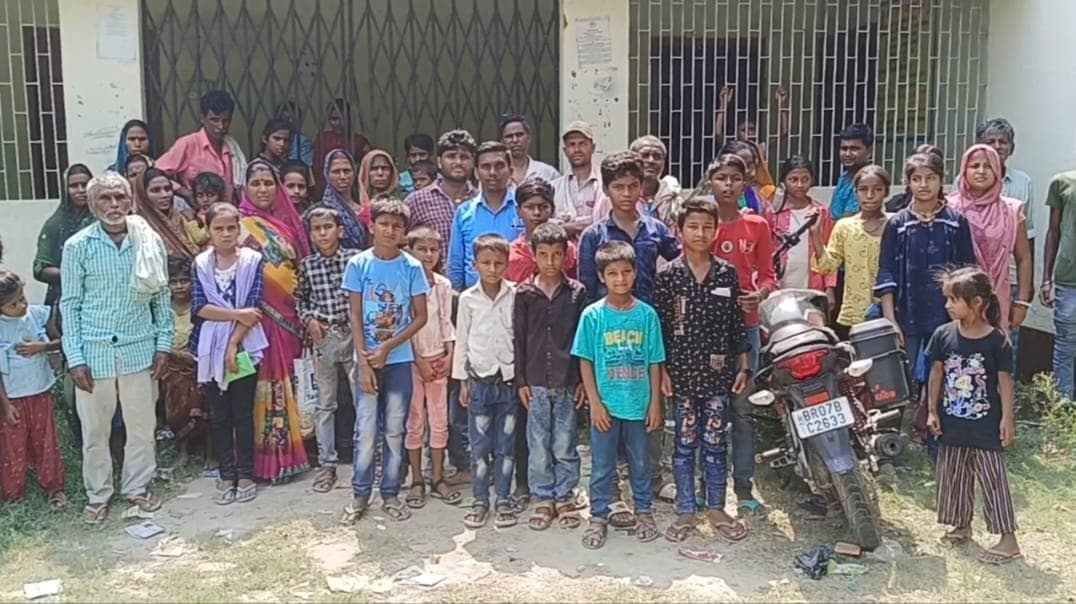 भीड़ में ऑपरेटर को जड़ा तमाचा